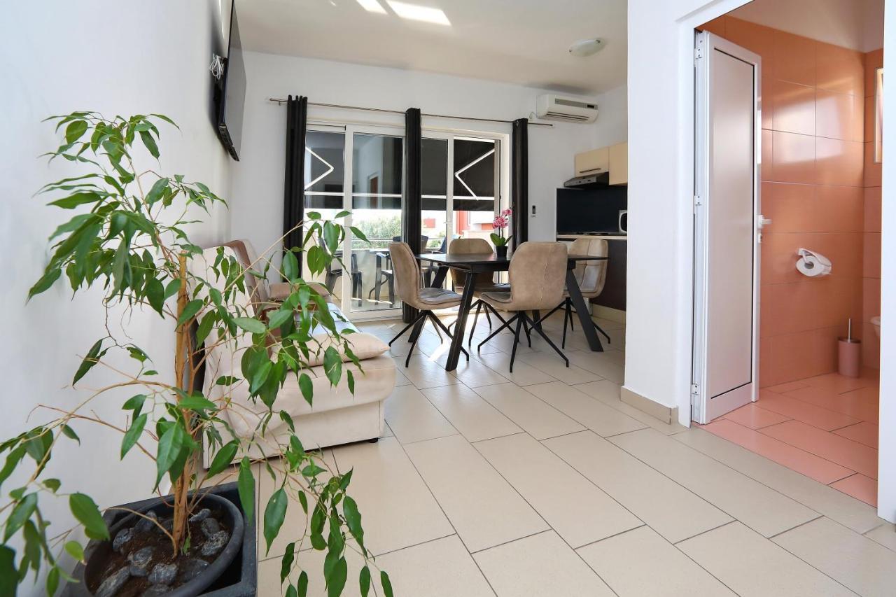 ביבינייה Apartments Neli מראה חיצוני תמונה