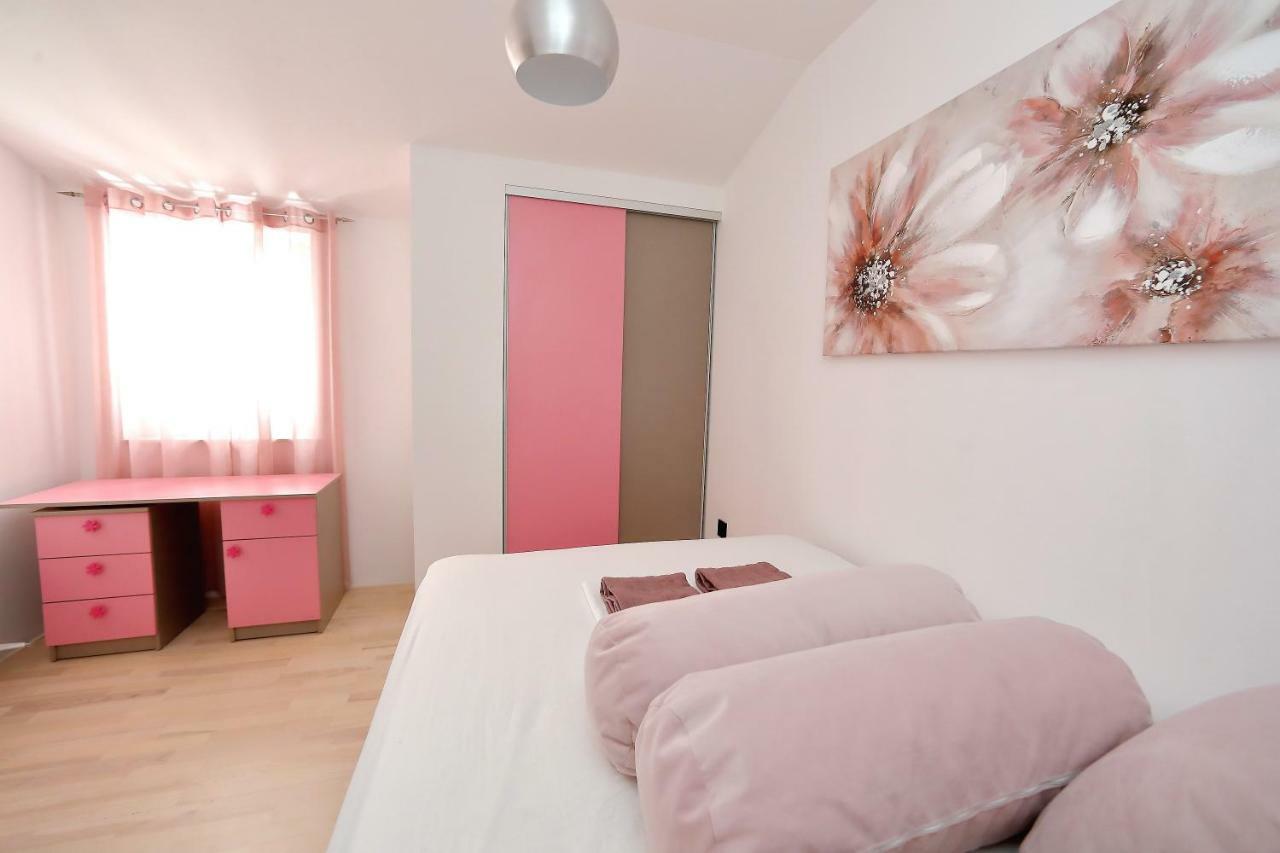 ביבינייה Apartments Neli מראה חיצוני תמונה
