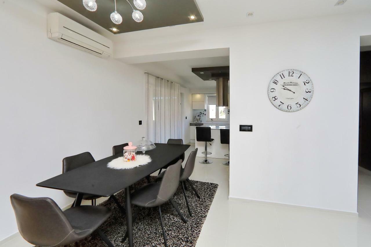 ביבינייה Apartments Neli מראה חיצוני תמונה